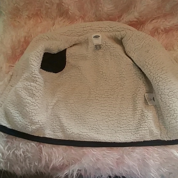 5t old navy jacket - Picture 3 of 3